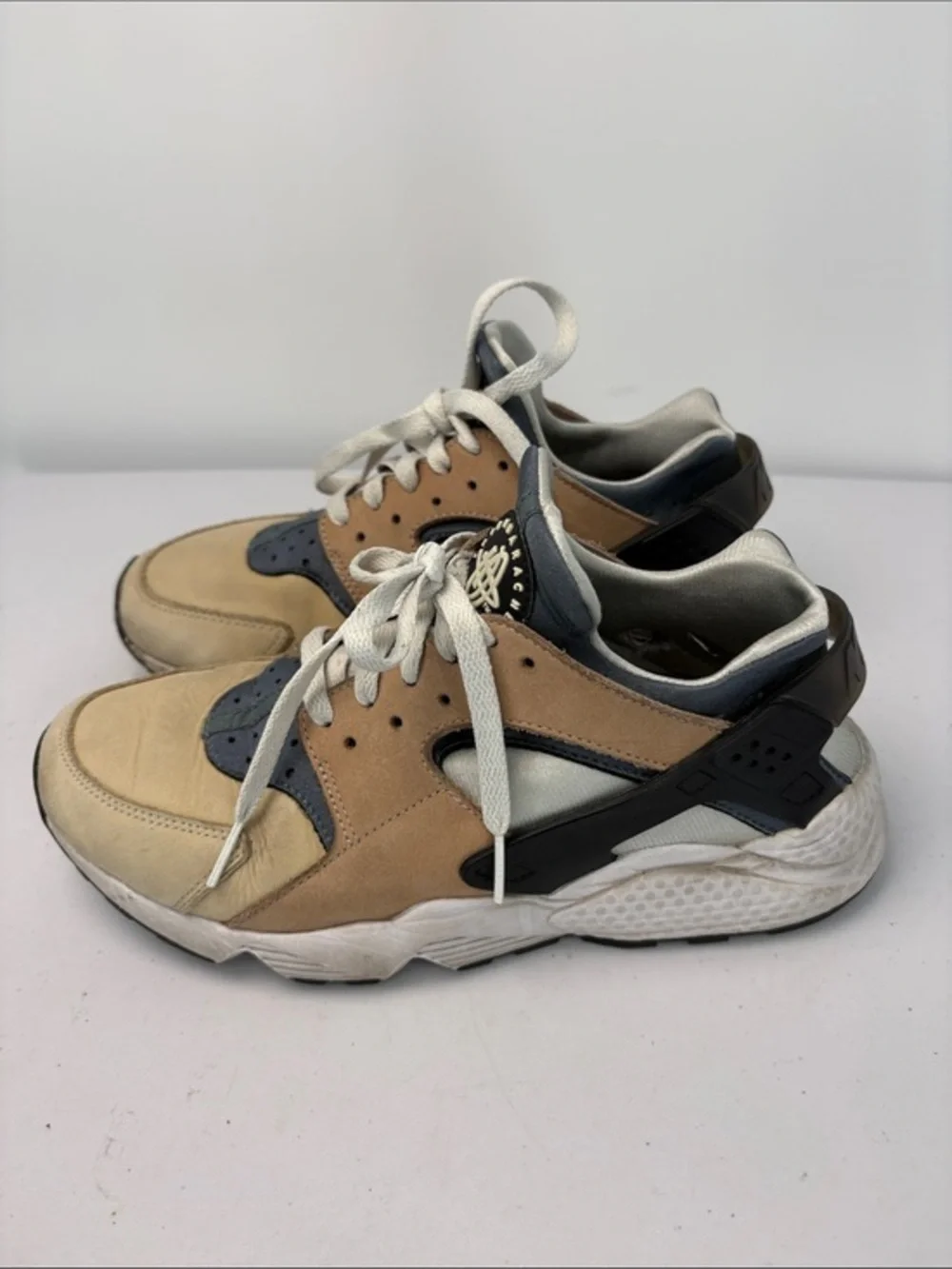 📪 Nike Air Huarache Beige, Gray & Black sneakers, athletic shoes, tennis shoes